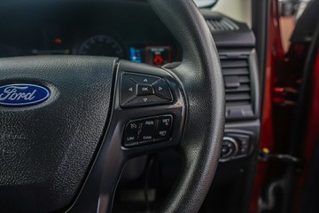https://vehicle-cdn.autoleague.cloud/32225_81010033_14.jpg