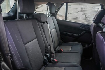 https://vehicle-cdn.autoleague.cloud/32225_81010033_9.jpg