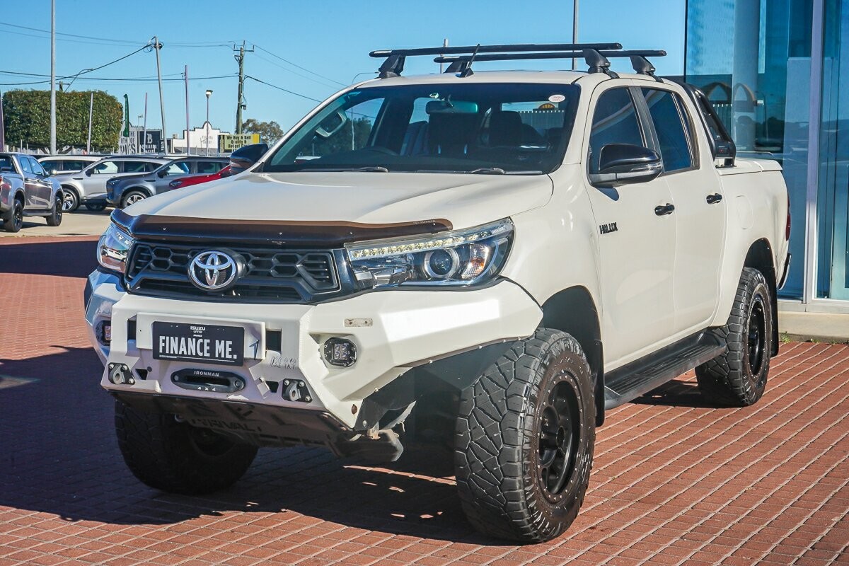 Toyota Hilux image 4