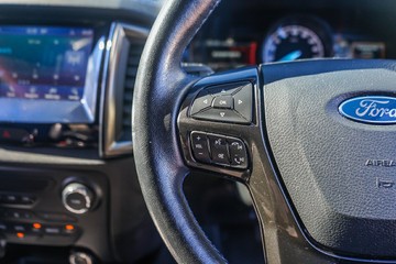 https://vehicle-cdn.autoleague.cloud/32225_81010039_15.jpg