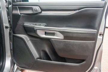 https://vehicle-cdn.autoleague.cloud/32225_81010042_11.jpg