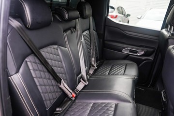 https://vehicle-cdn.autoleague.cloud/32225_81010042_9.jpg