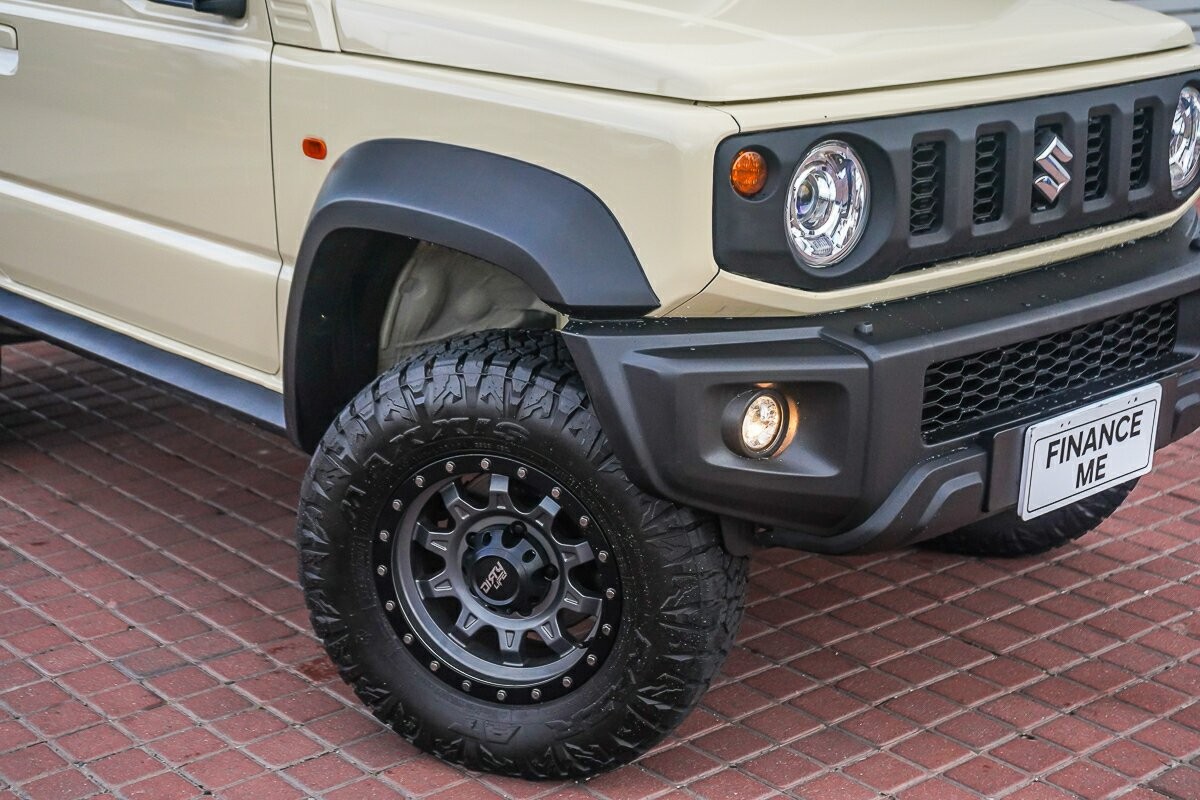 Suzuki Jimny image 2