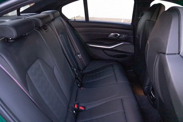 https://vehicle-cdn.autoleague.cloud/32225_81010045_10.jpg