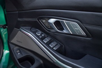 https://vehicle-cdn.autoleague.cloud/32225_81010045_12.jpg