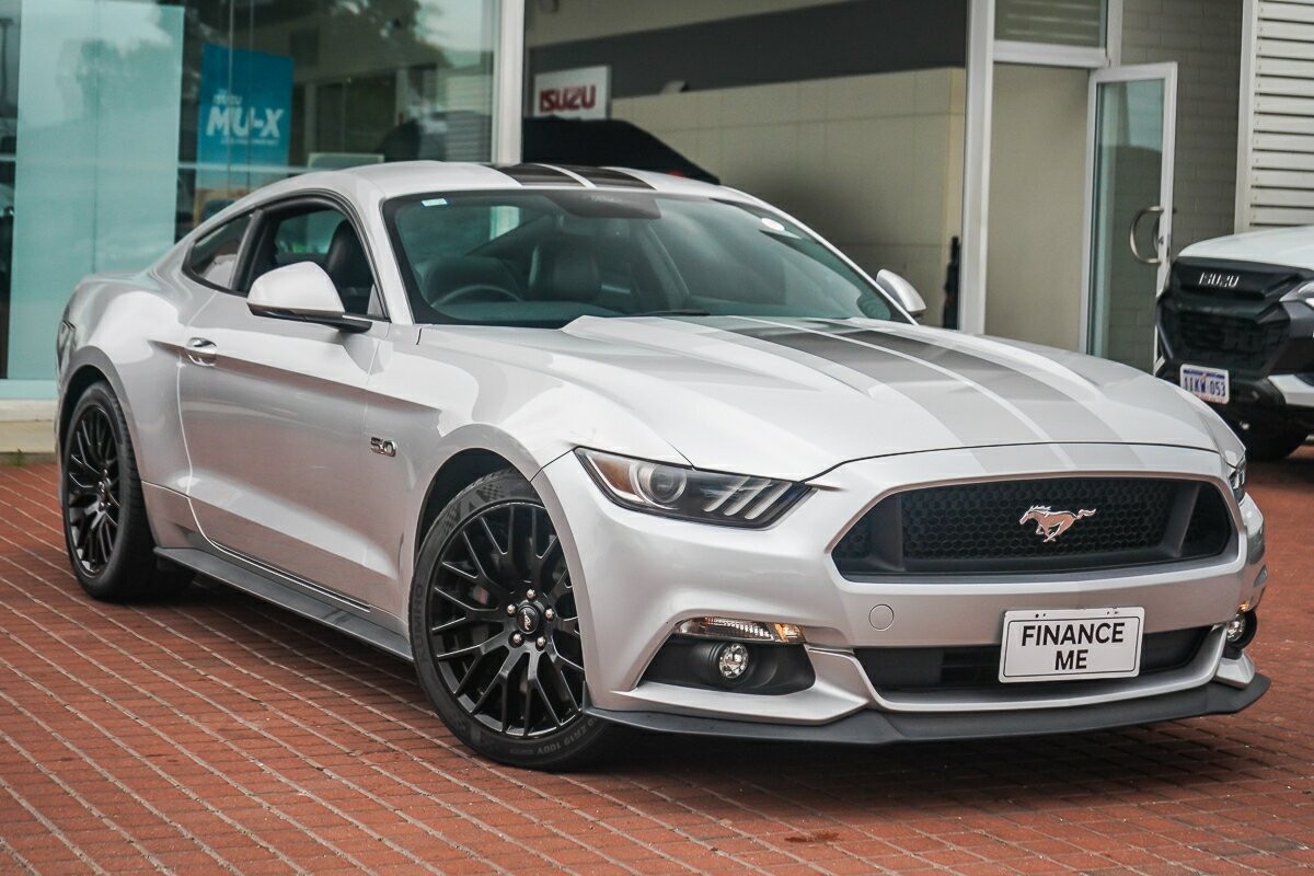 Ford Mustang image 1