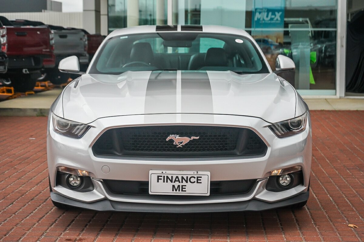 Ford Mustang image 3