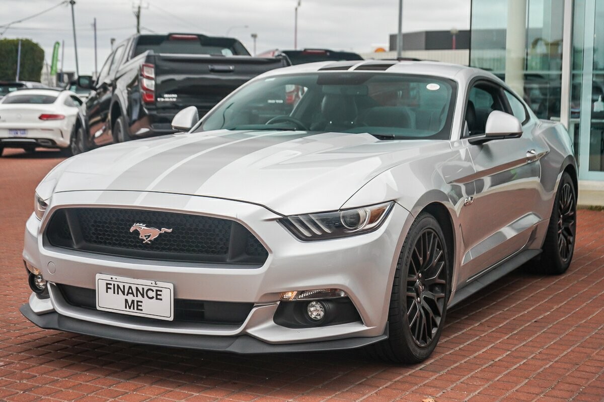 Ford Mustang image 4