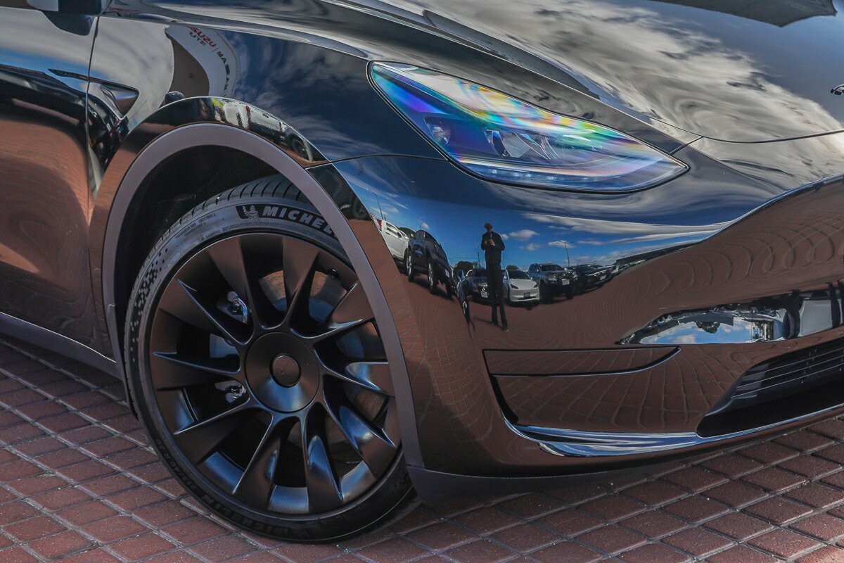 Tesla Model Y image 2