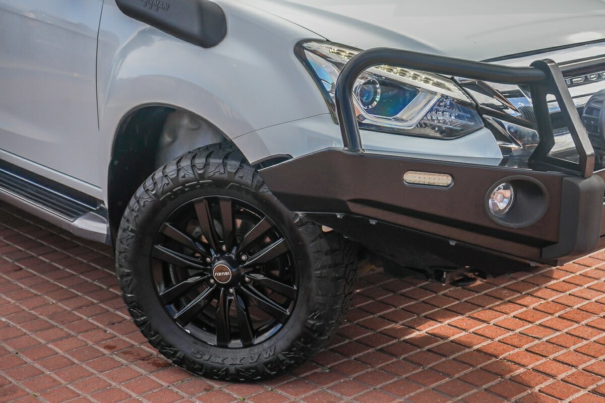 Isuzu Mu-x image 2