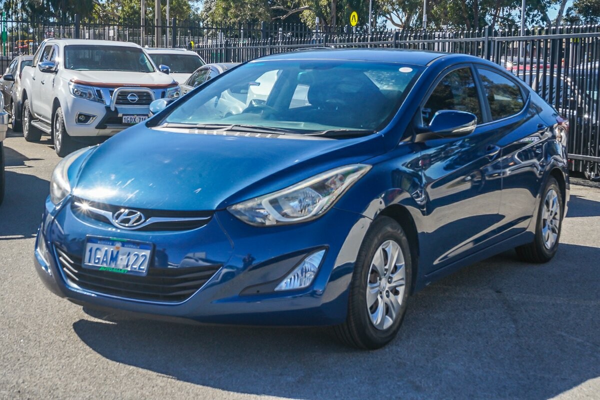 Hyundai Elantra image 4