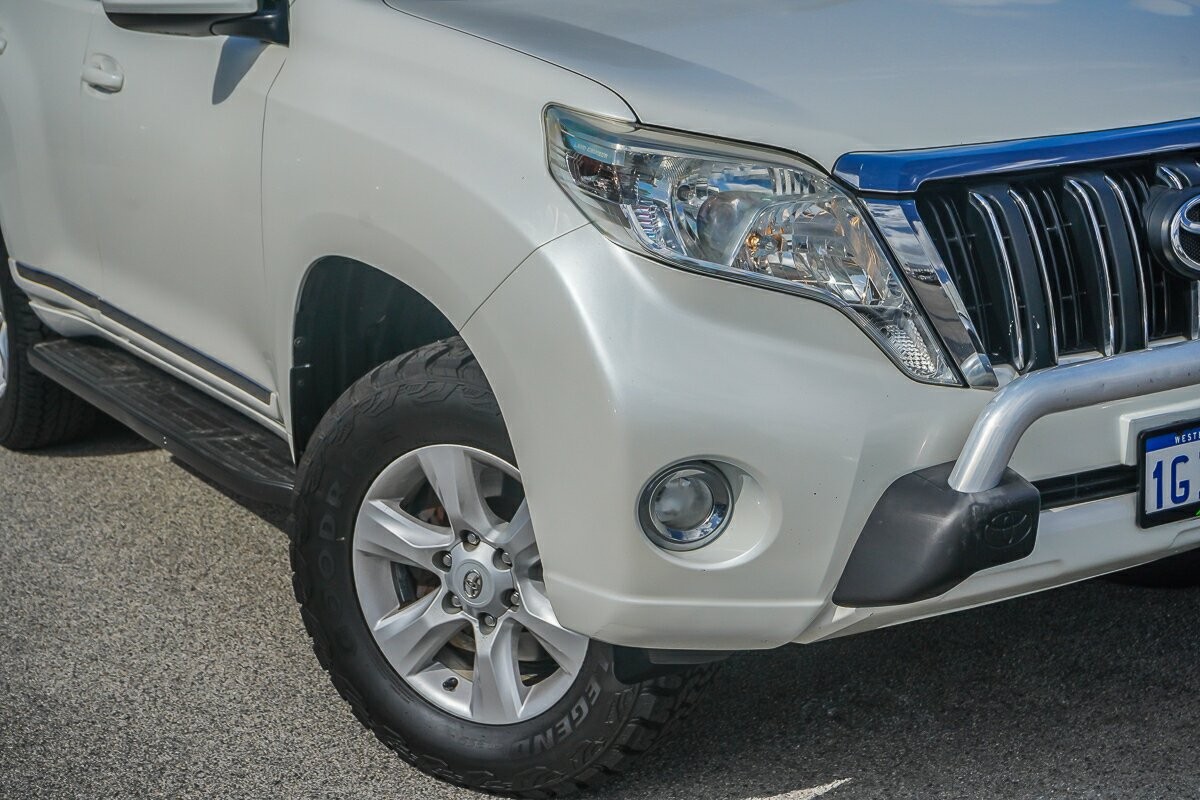 Toyota Landcruiser Prado image 2