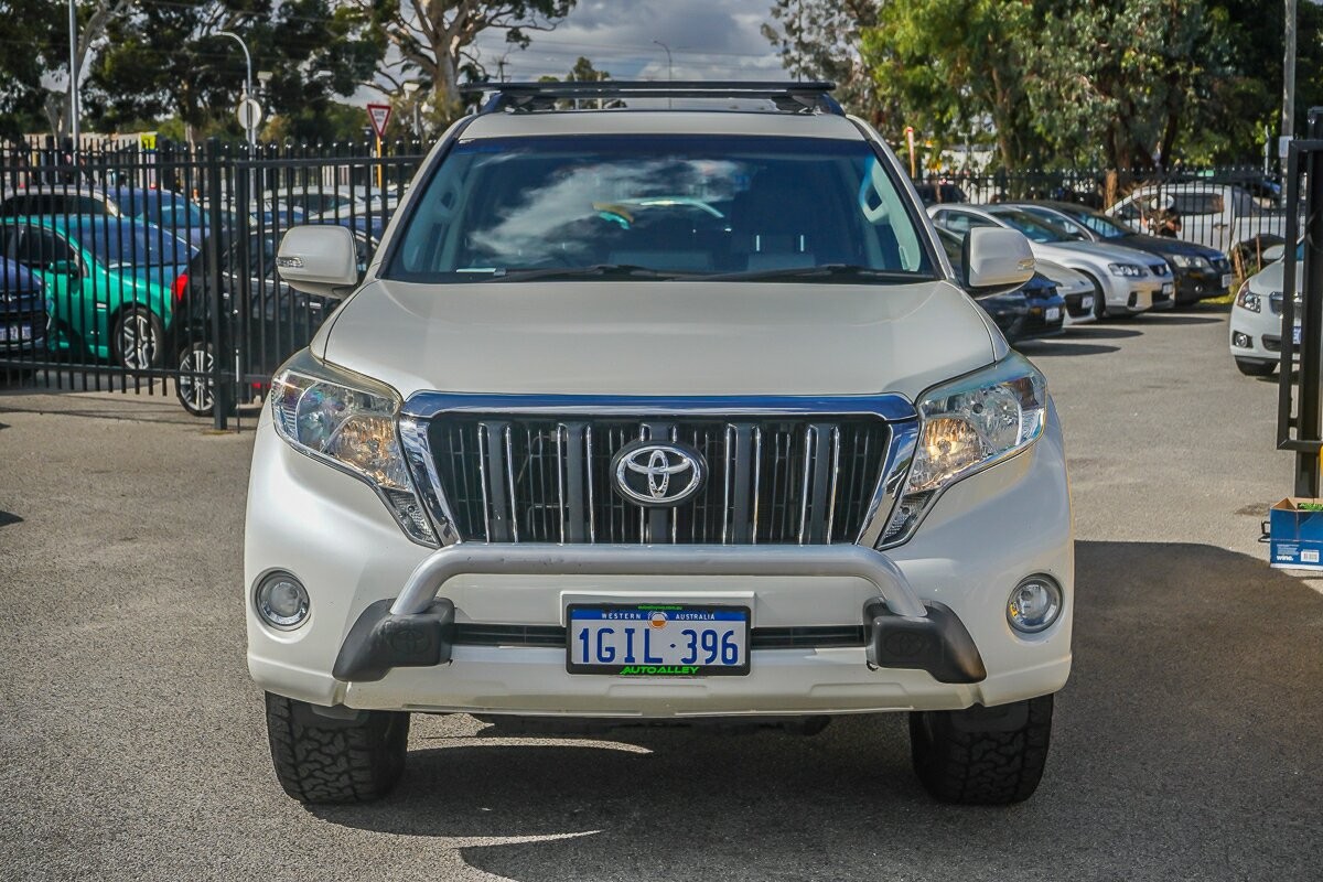 Toyota Landcruiser Prado image 3