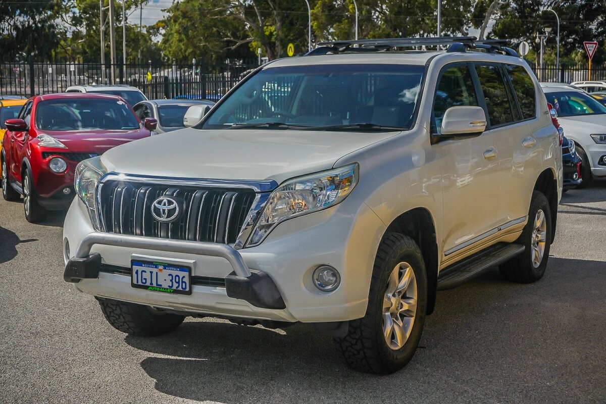 Toyota Landcruiser Prado image 4