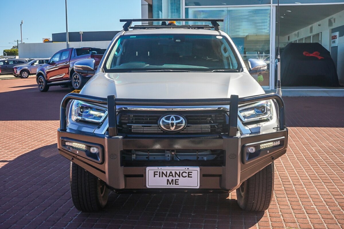 Toyota Hilux image 3