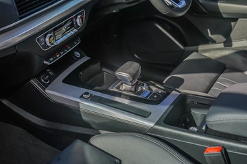 https://vehicle-cdn.autoleague.cloud/32225_81010075_13.jpg
