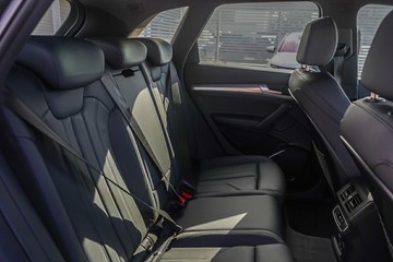 https://vehicle-cdn.autoleague.cloud/32225_81010075_15.jpg