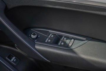 https://vehicle-cdn.autoleague.cloud/32225_81010075_17.jpg