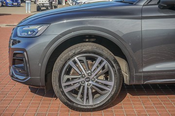https://vehicle-cdn.autoleague.cloud/32225_81010075_5.jpg