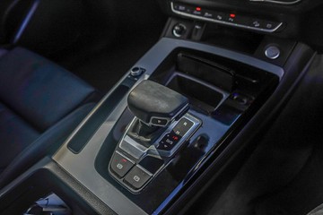 https://vehicle-cdn.autoleague.cloud/32225_81010075_9.jpg