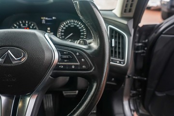 https://vehicle-cdn.autoleague.cloud/32225_81010077_14.jpg