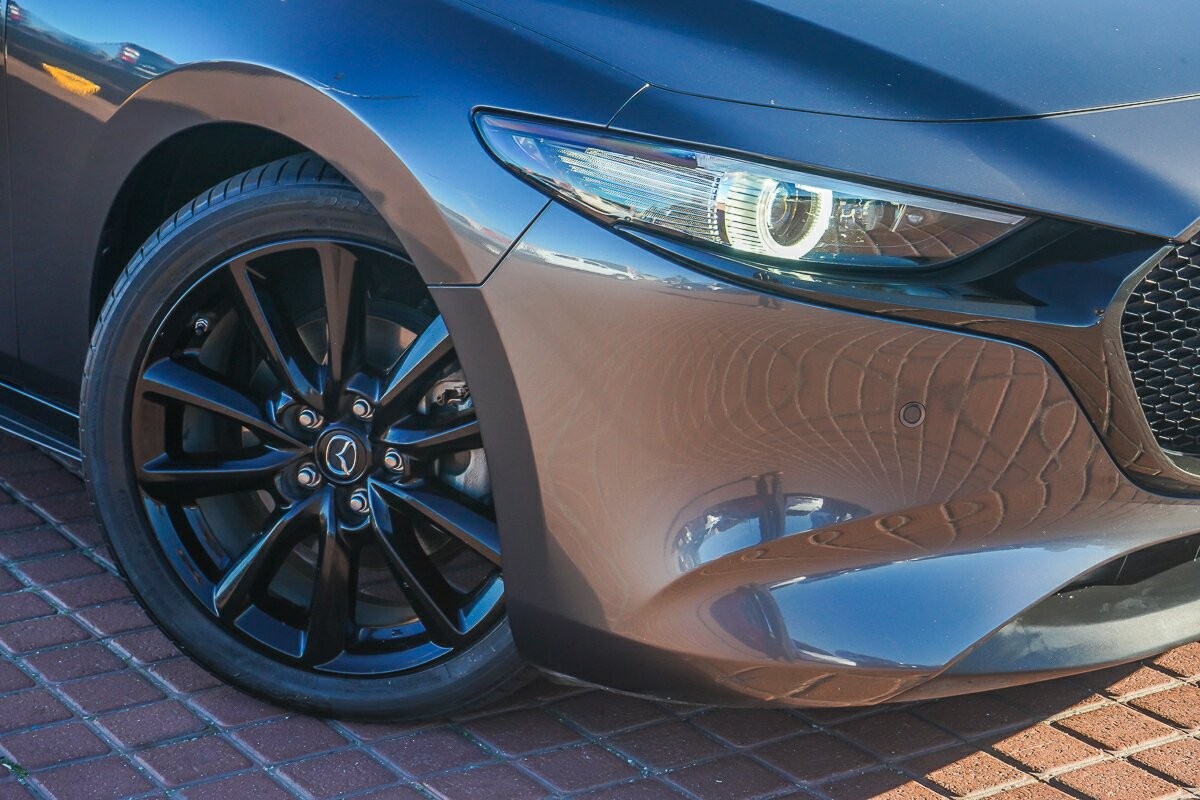 Mazda 3 image 2