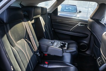https://vehicle-cdn.autoleague.cloud/32225_81010087_13.jpg