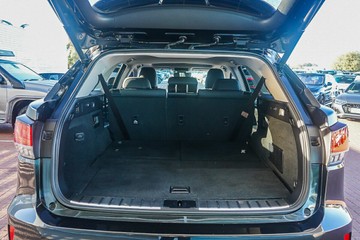 https://vehicle-cdn.autoleague.cloud/32225_81010087_9.jpg
