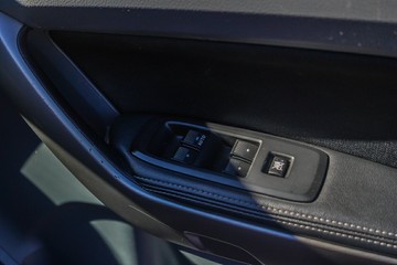 https://vehicle-cdn.autoleague.cloud/32225_81010088_12.jpg