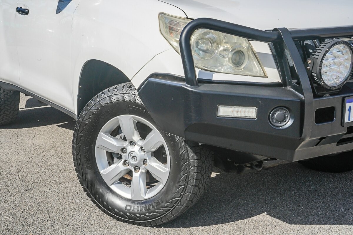 Toyota Landcruiser Prado image 2