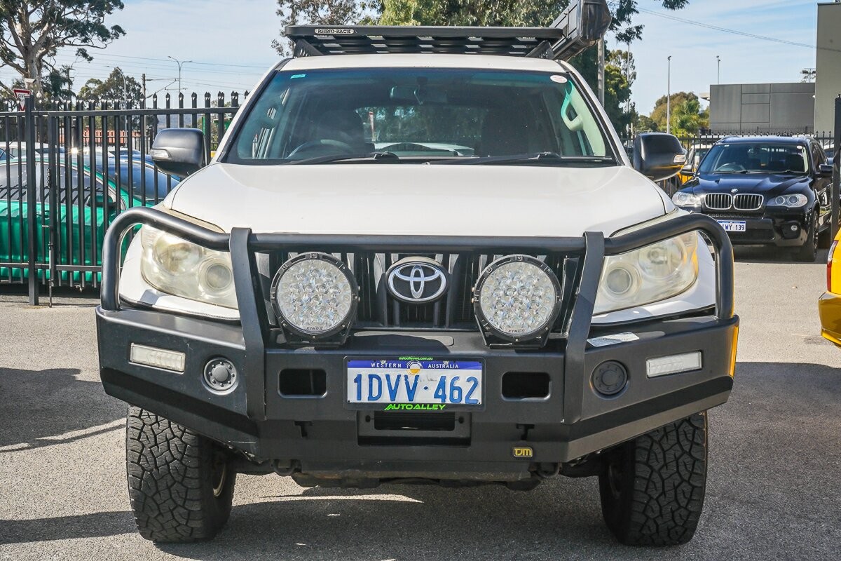 Toyota Landcruiser Prado image 3