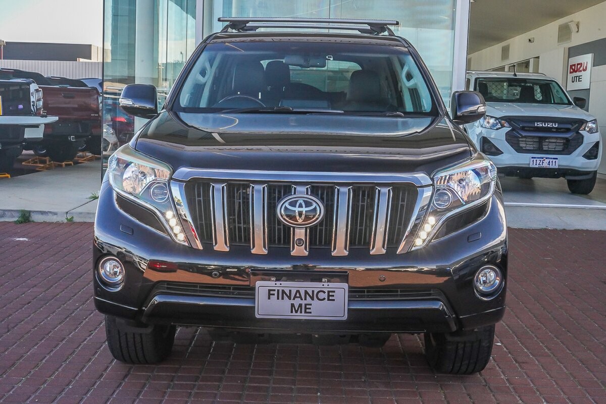 Toyota Landcruiser Prado image 3
