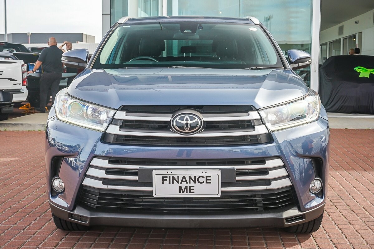 Toyota Kluger image 3