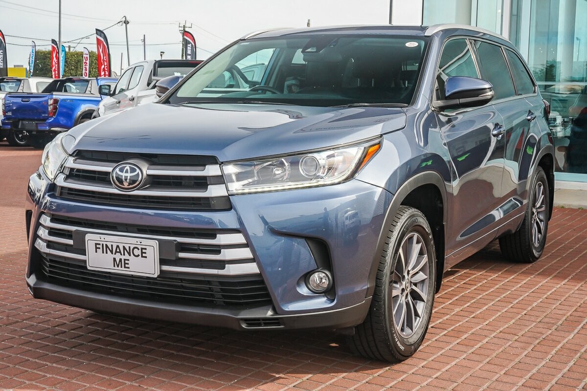 Toyota Kluger image 4
