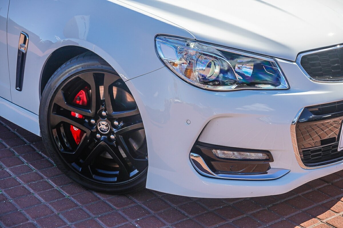 Holden Commodore image 2