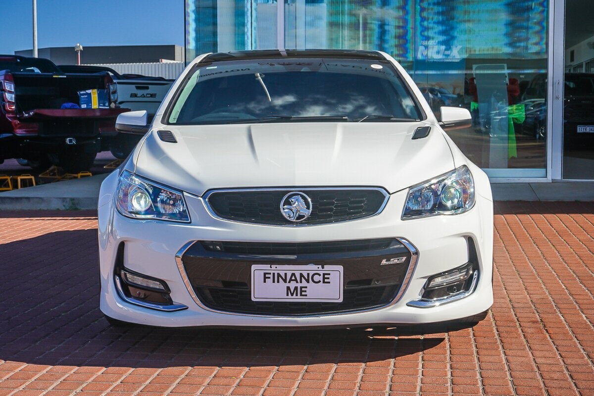 Holden Commodore image 3