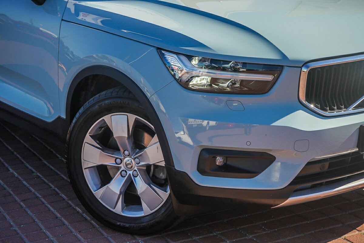 Volvo Xc40 image 2