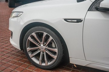 https://vehicle-cdn.autoleague.cloud/32225_81010112_5.jpg