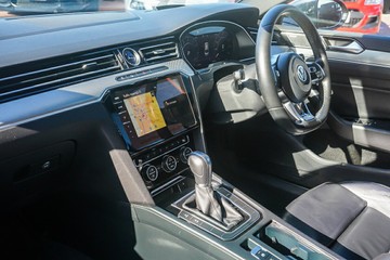 https://vehicle-cdn.autoleague.cloud/32225_81010113_20.jpg