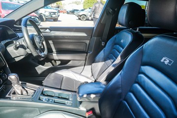 https://vehicle-cdn.autoleague.cloud/32225_81010113_22.jpg