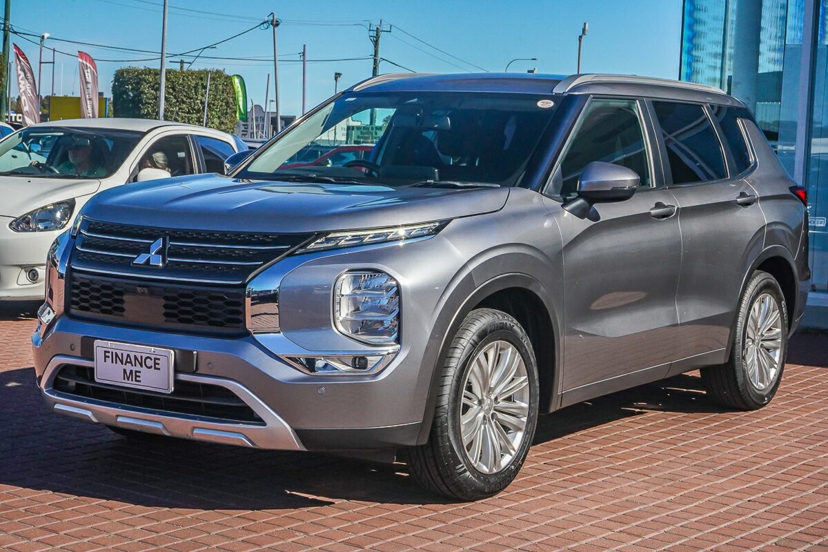 Mitsubishi Outlander image 4