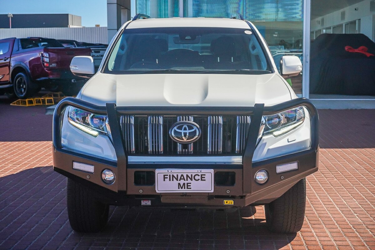 Toyota Landcruiser Prado image 3