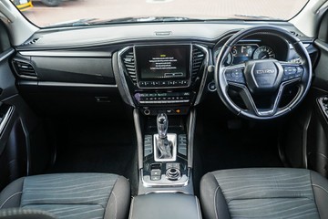 https://vehicle-cdn.autoleague.cloud/32225_81010132_10.jpg