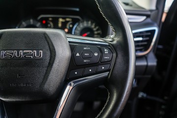https://vehicle-cdn.autoleague.cloud/32225_81010132_14.jpg