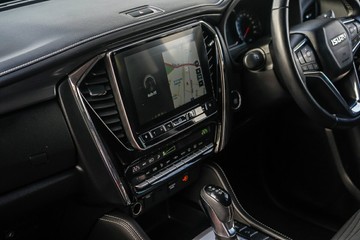 https://vehicle-cdn.autoleague.cloud/32225_81010132_21.jpg