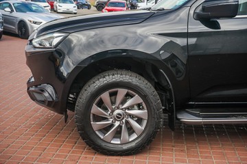 https://vehicle-cdn.autoleague.cloud/32225_81010132_5.jpg