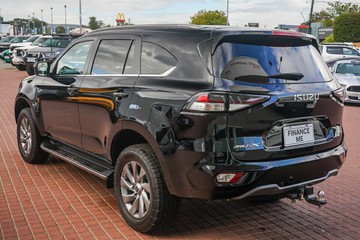 https://vehicle-cdn.autoleague.cloud/32225_81010132_6.jpg