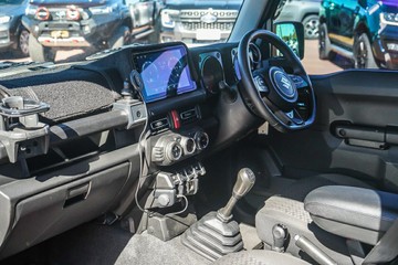 https://vehicle-cdn.autoleague.cloud/32225_81010133_15.jpg