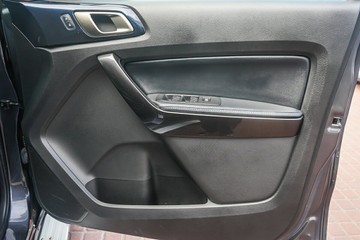 https://vehicle-cdn.autoleague.cloud/32225_81010142_11.jpg