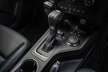https://vehicle-cdn.autoleague.cloud/32225_81010142_18.jpg